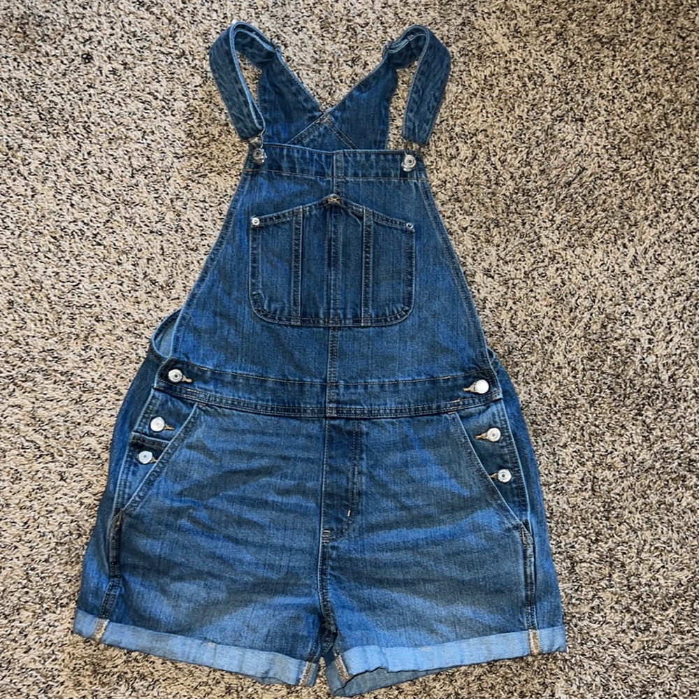 Medium sized denim Old Navy overall shorts